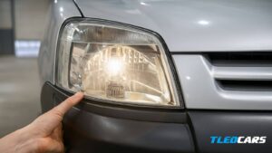 Comment Changer Une Ampoule De Phare Avant (H4) en LED sur Citroën Berlingo I ?