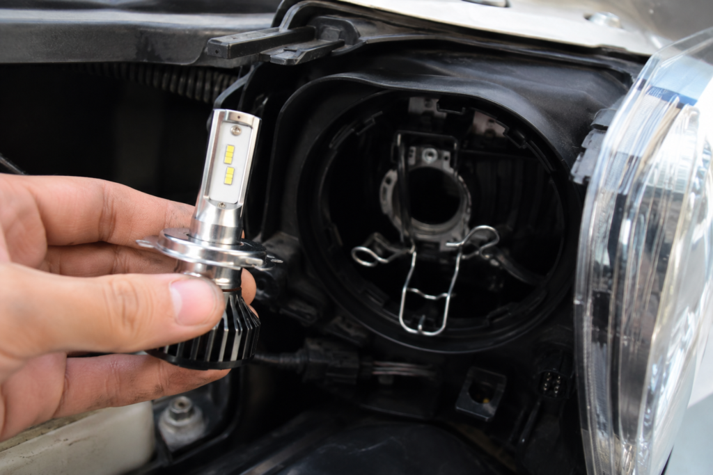 ampoule LED H4 installée sur Toyota Yaris 3