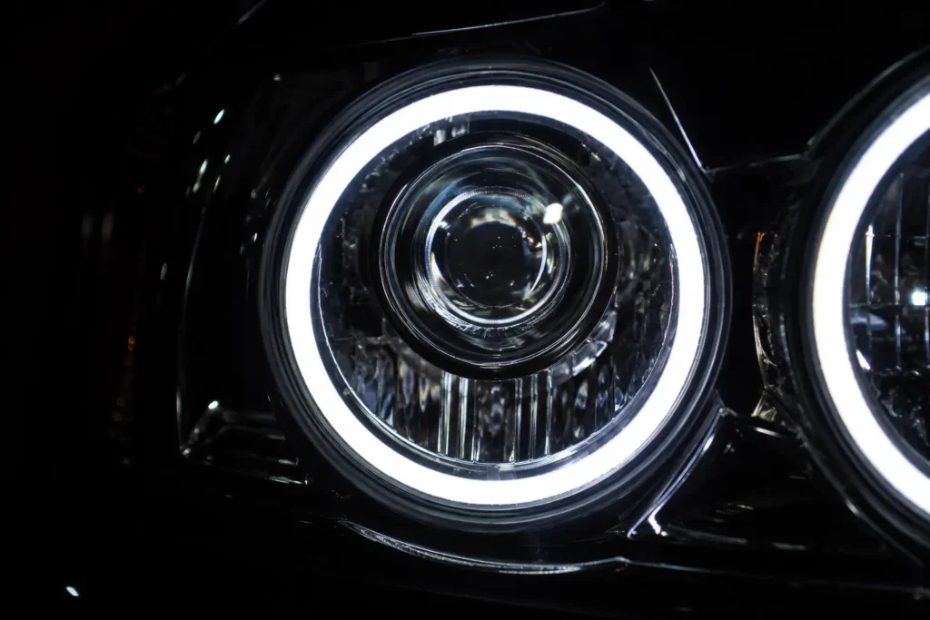 Angel Eyes LED blancs sur BMW Série 3 E46